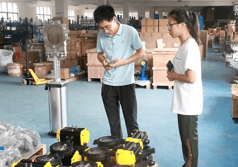 Chinese Customer Visit Strengthens Trust and Future Cooperation2 การเยี่ยมชมลูกค้าชาวจีนเสริมสร้างความไว้วางใจและความร่วมมือในอนาคต2