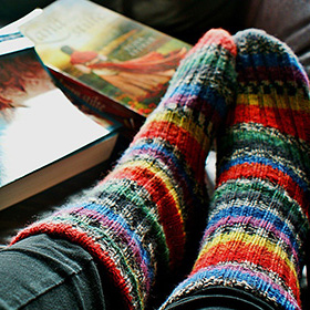 How to match the clothes with colorful socks?