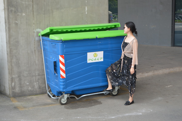 1700升金属垃圾箱