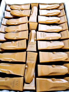 Sell Ground Engaging Tool Hitachi Excavator Backhoe Casting Rock Bucket Teeth TB00705RC