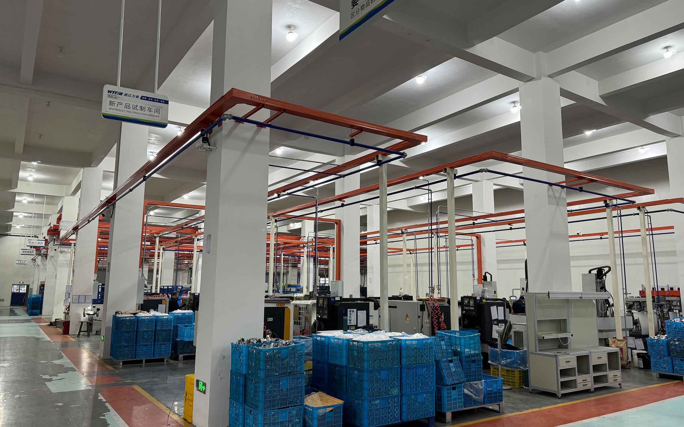 Panoramica dell'officina di produzione del termostato Elecdura