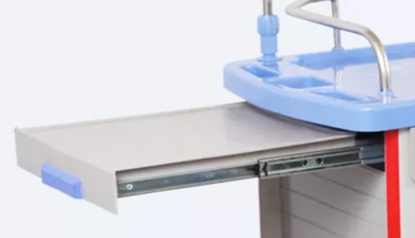 Carrelli medici in vendita vista frontale