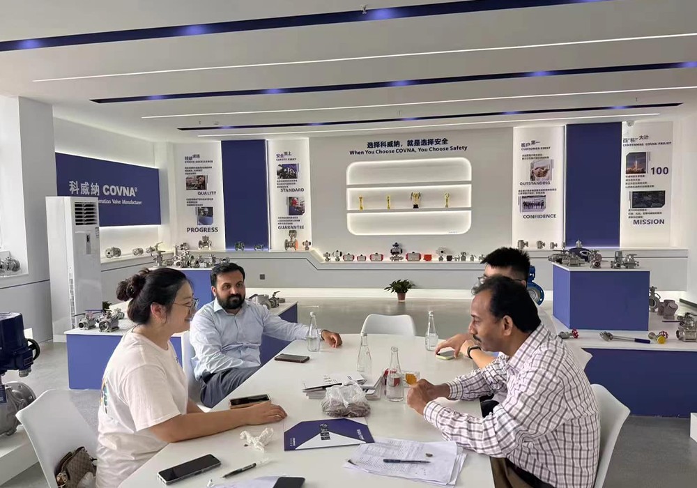 Pakistani Client Visits COVNA for Pneumatic Valve Inspection1 ลูกค้าชาวปากีสถานเยี่ยมชม COVNA เพื่อตรวจสอบวาล์วนิวเมติก1