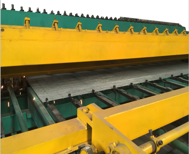 358 anti crawling mesh fence Welding Machine