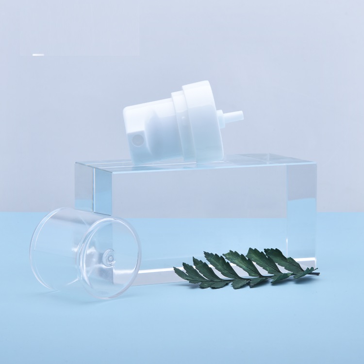 Pompe à crème en plastique avec couvercle