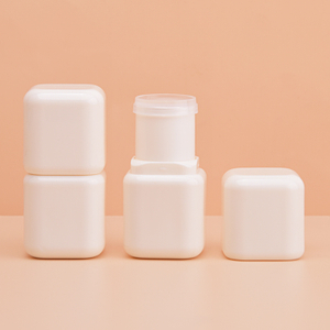 Tubo en barra corrector y desodorante cuadrado mini de 4,5 g 