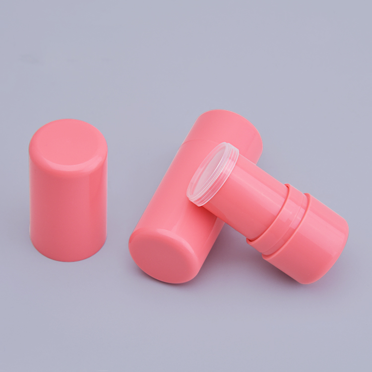 Tubo redondo de corrector en barra de 5 g con cabezal de cepillo de silicona