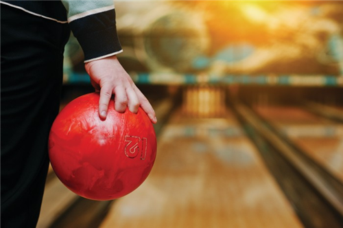 68 bowling ball set (1)