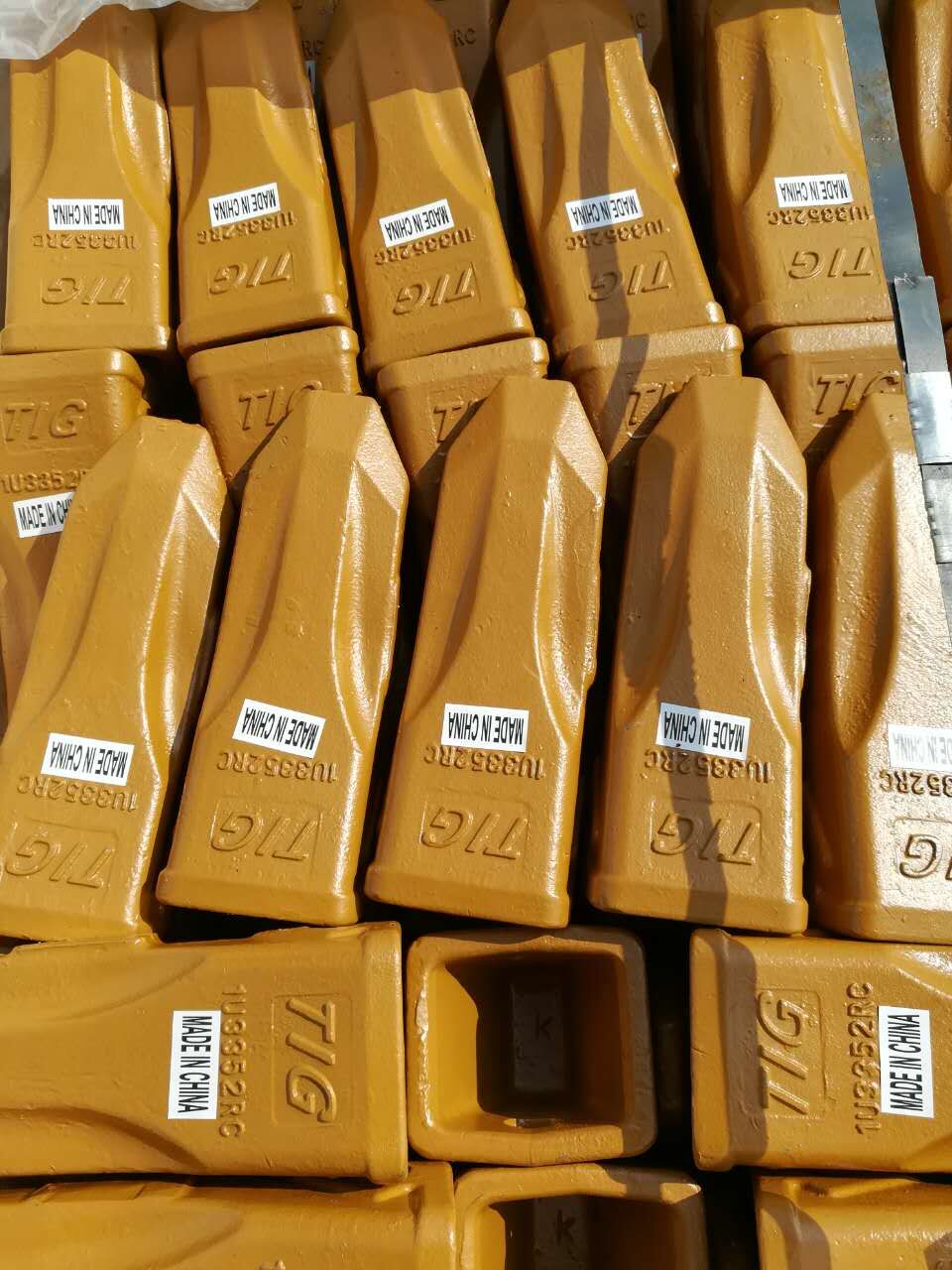 Black Cat Caterpillar Excavator Bucket Teeth for Sale 1U3201