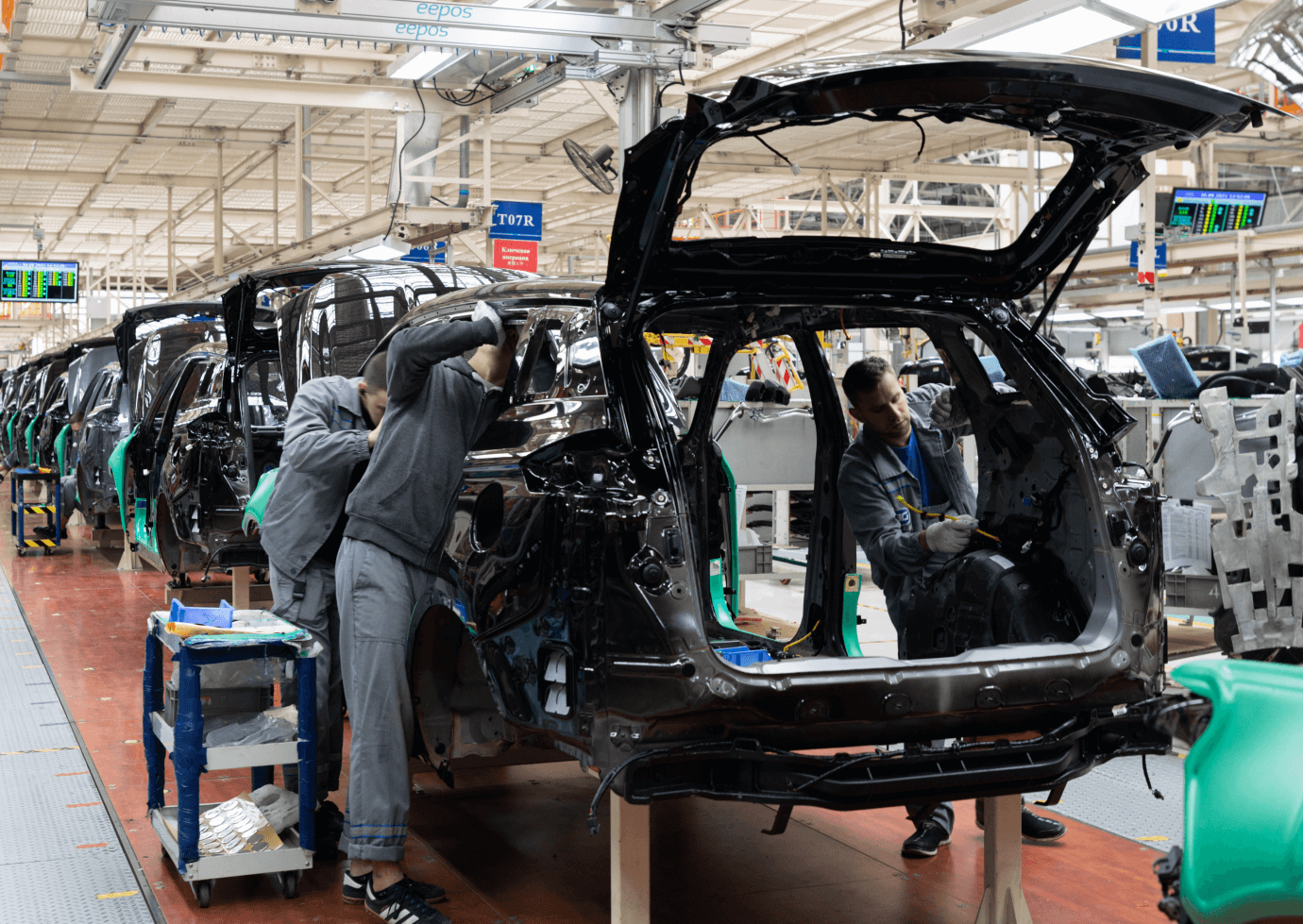 Linea di assemblaggio di veicoli OEM che utilizza componenti di bobine di accensione