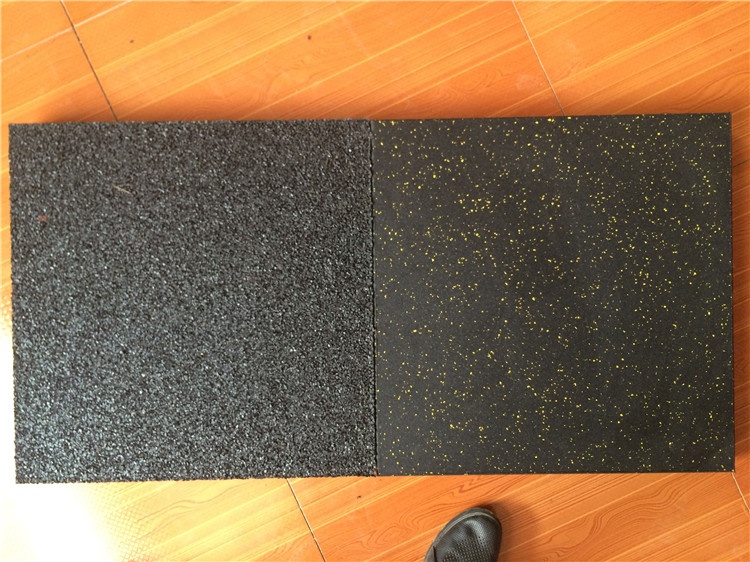 Rajoles de cautx&uacute; EPDM de grau professional