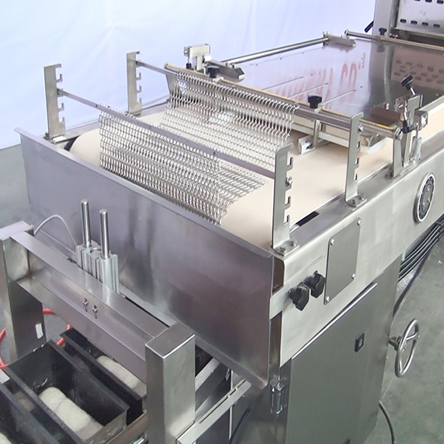 automatic moulding machine