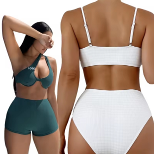 Cumu sceglite un costume da bagno in una sola pezza