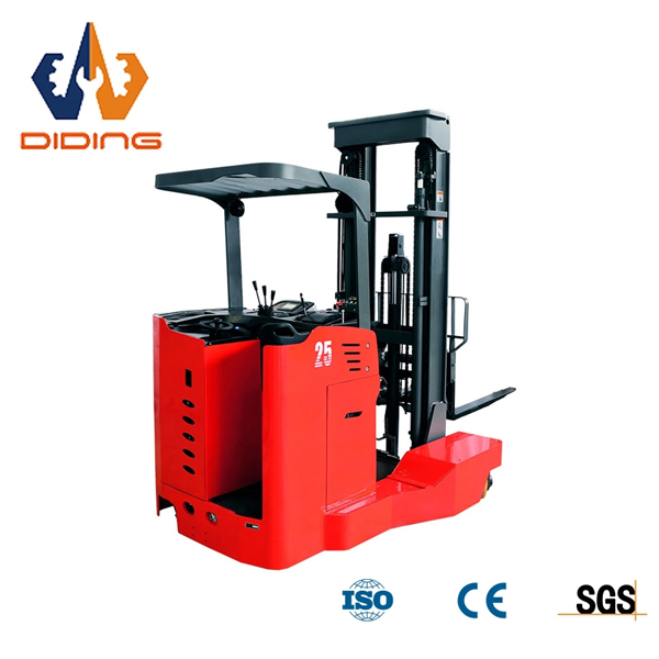 4 na direksyon ng forklift
