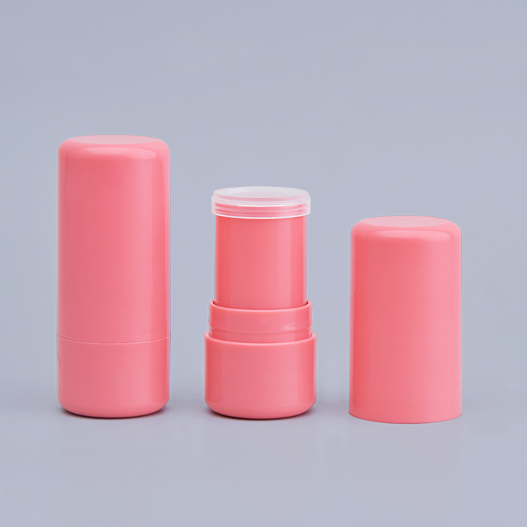 Tubo redondo de corrector en barra de 5 g con cabezal de cepillo de silicona