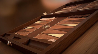  What Are the Strategies for Winning in Backgammon