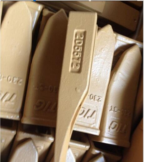 J550 Caterpillar Casting Excavator Caterpillar Best Excavator Digger Bucket Teeth 2V7053