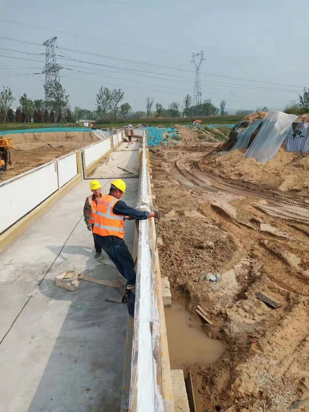 Piscina acr&iacute;lica - instalaci&oacute;n LEYU