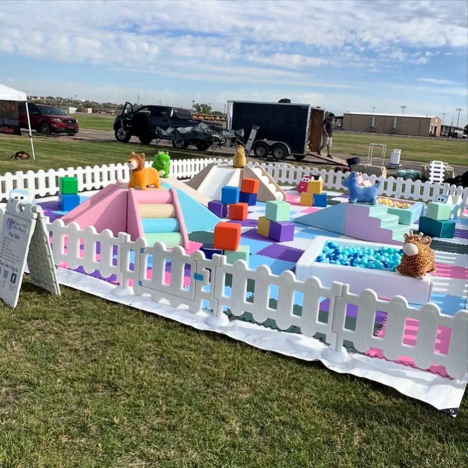 Conception de couleur pastel tout blanc, équipement de jeu doux, équipement de terrain de jeu pour la location de fête pour tout-petits