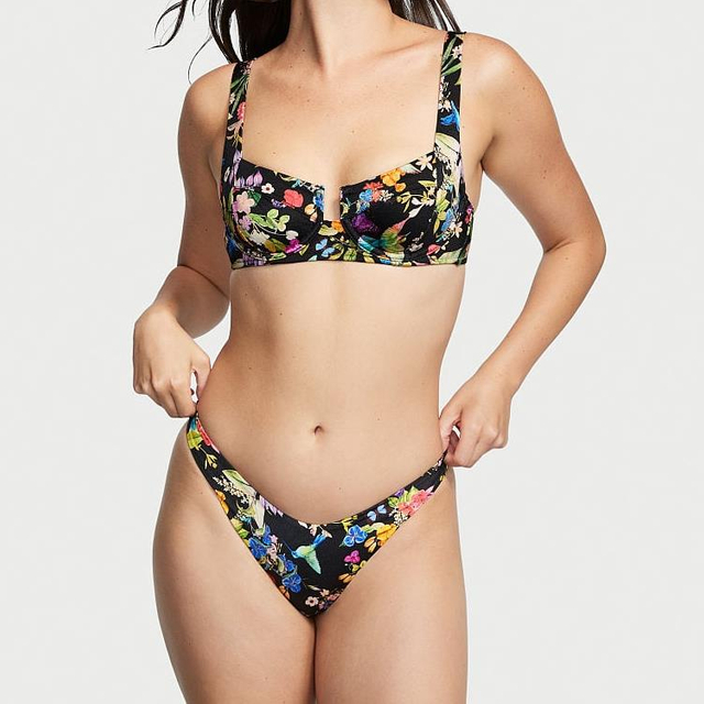 Trooppiset smocked bikinit