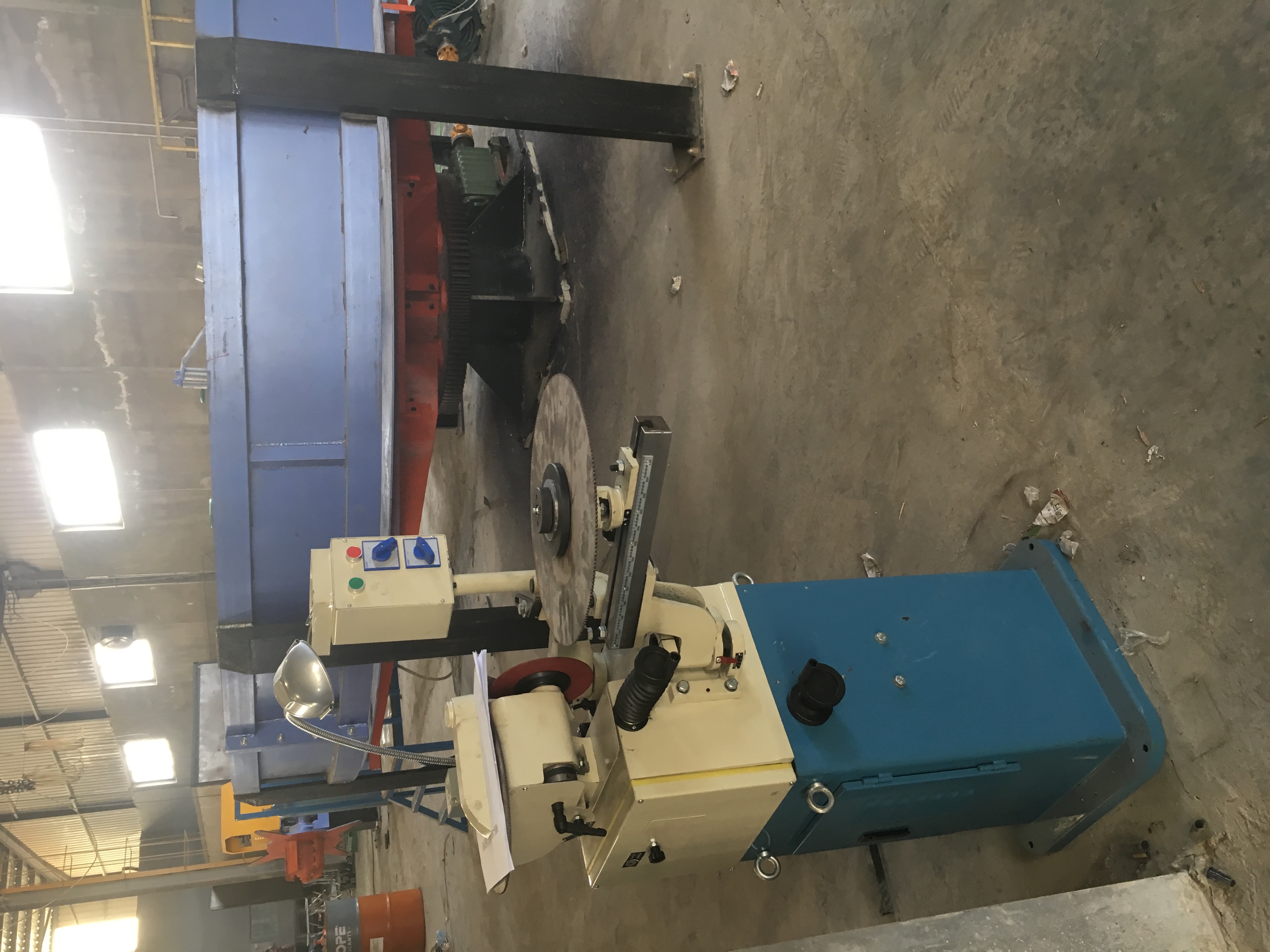 Saw blade sharpening machine