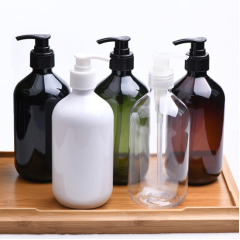 Bouteille en plastique de pompe &agrave; lotion