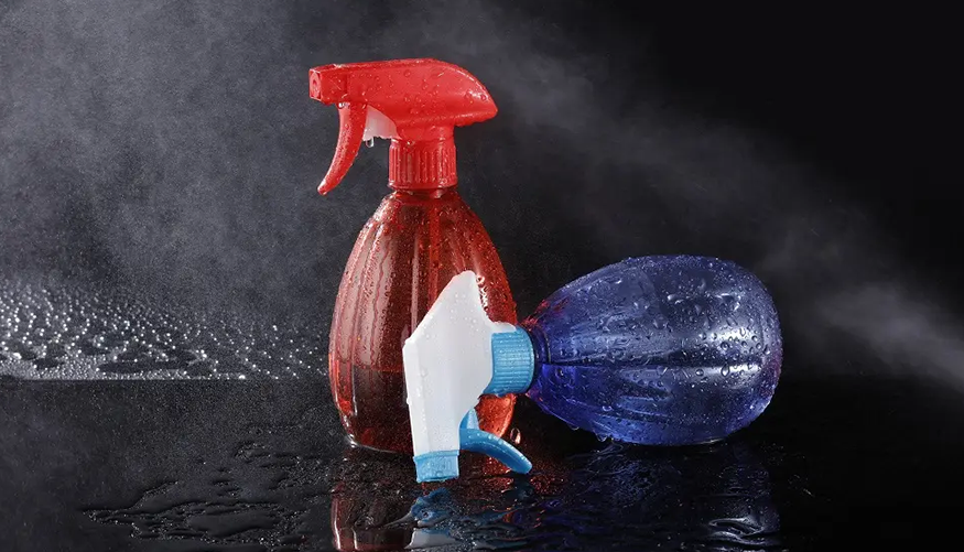 Quelle est la différence entre le pulvérisateur à gâchette et le pulvérisateur à gâchette entièrement en plastique ?