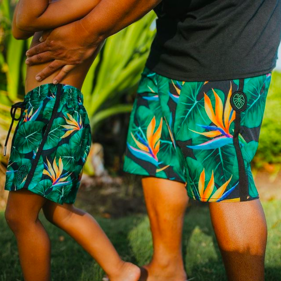 مردم در هاوایی چه لباس شنا می پوشند؟