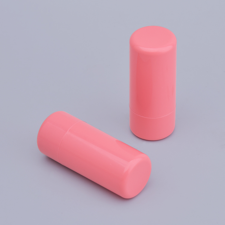 Tubo redondo de corrector en barra de 5 g con cabezal de cepillo de silicona