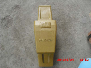 61N6--31320 R225 Mining Machinery Parts Hyundai Bucket Tooth Adaptor Point
