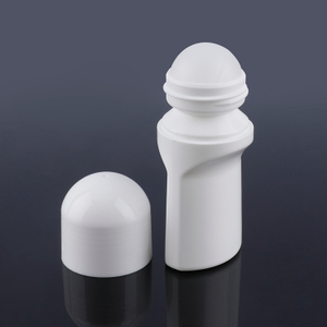 Logotipo personalizado ecológico e diâmetro da bola colorida 35,56 mm Pequena capacidade 75 ml Óleo essencial de plástico Desodorante antitranspirante Roll on Bottle