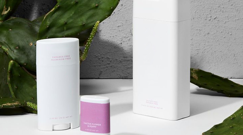 Bottiglie Di Deodorante Di Vetro Vs. Di Plastica: Quale È Giusto Per Te?