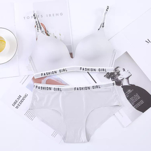 Conjunt de sostenidors i calces de dona &Iacute;ndia