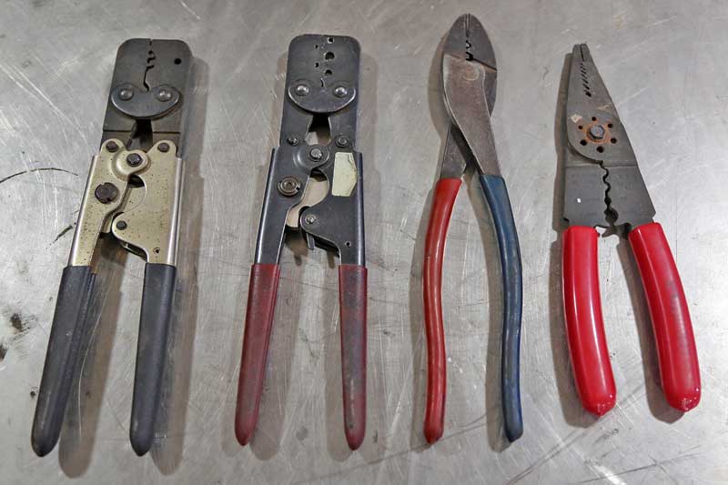 How To Use The Electrical Hand Tools