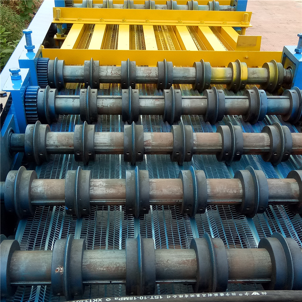 Non - Removal Metal Mesh Expanded Lath machine Good-Looking Reasonable Price 