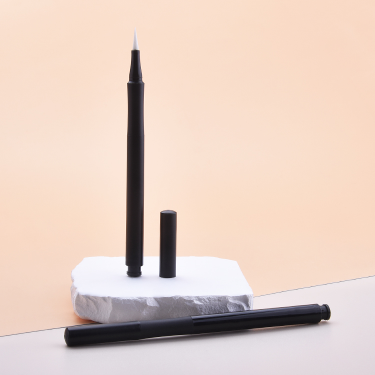 China Manufacturer Refillable Empty Eyeliner Pencil, Custom Color Black Eyeliner Pencil for Sale, Competitive Prices Wholesale Eyeliner Pencil 