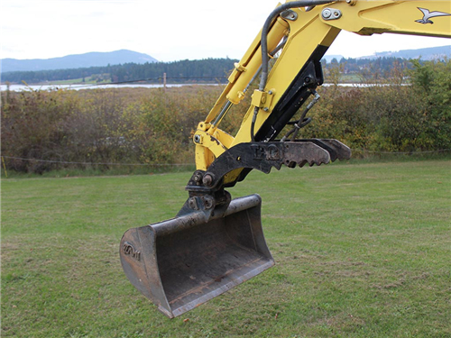 93-2-clean-up excavator bucket