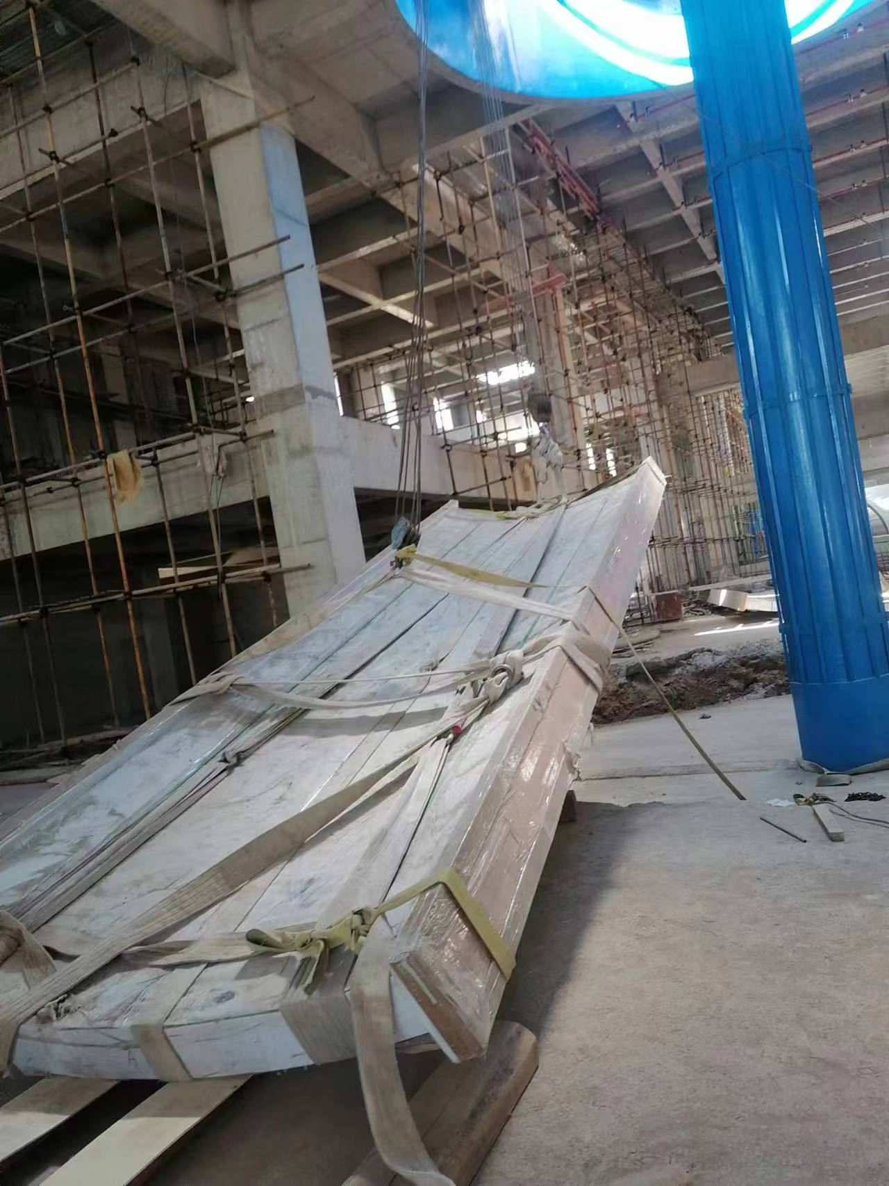 Akryl&aacute;tov&aacute; akv&aacute;ria - INSTALACE LEYU 