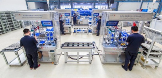 Zautomatyzowane stanowisko montażowe (z identyfikowalnością QR)