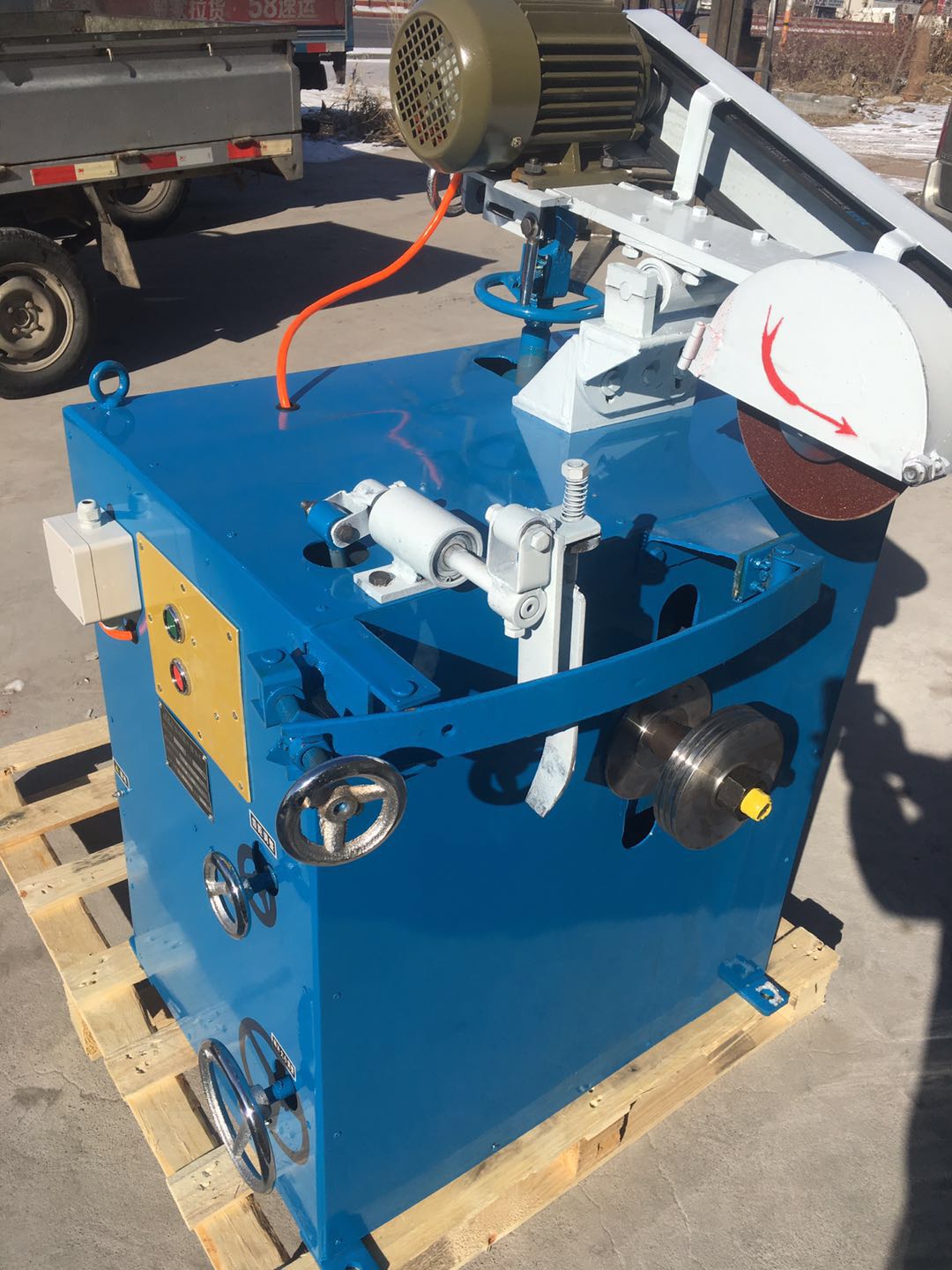Saw blade sharpening machine