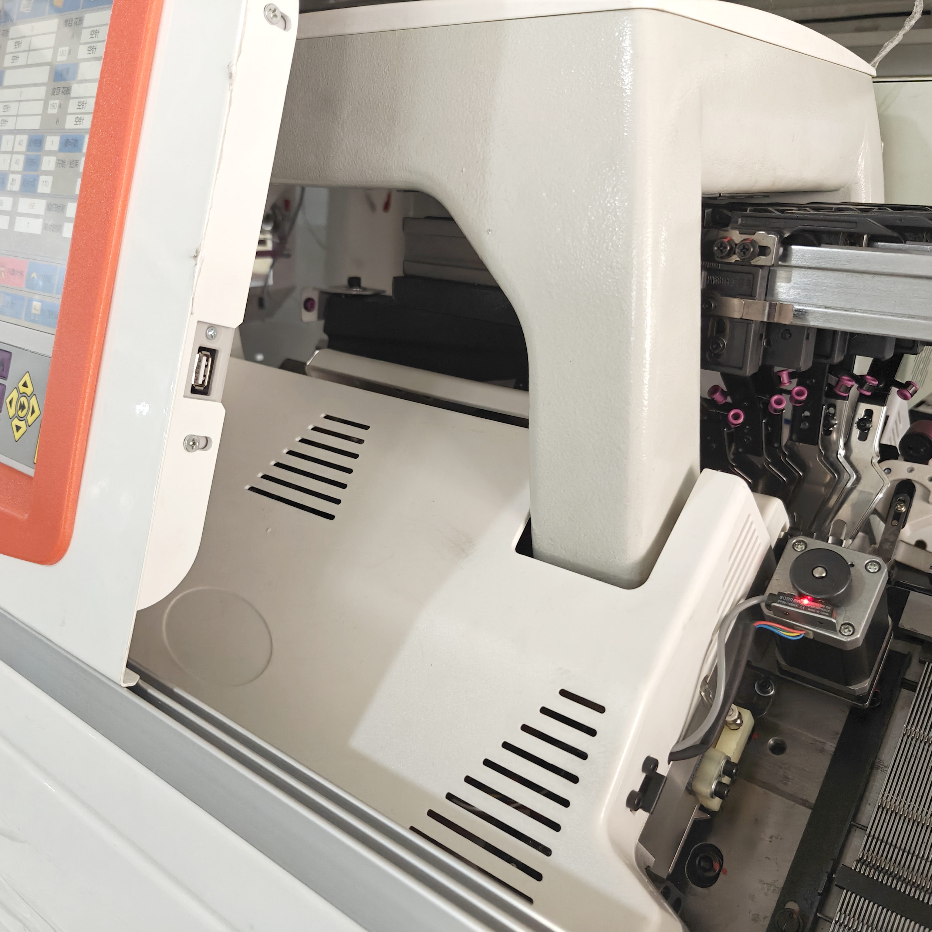 A&yacute;akgap &yacute;okarky tekiz trikota Mach maşynynyň jikme-jik &ccedil;yzgysy