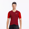 Mannen rijden sportkleding