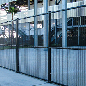 Climb resistant mesh