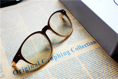 Anti blue light eyeglasses