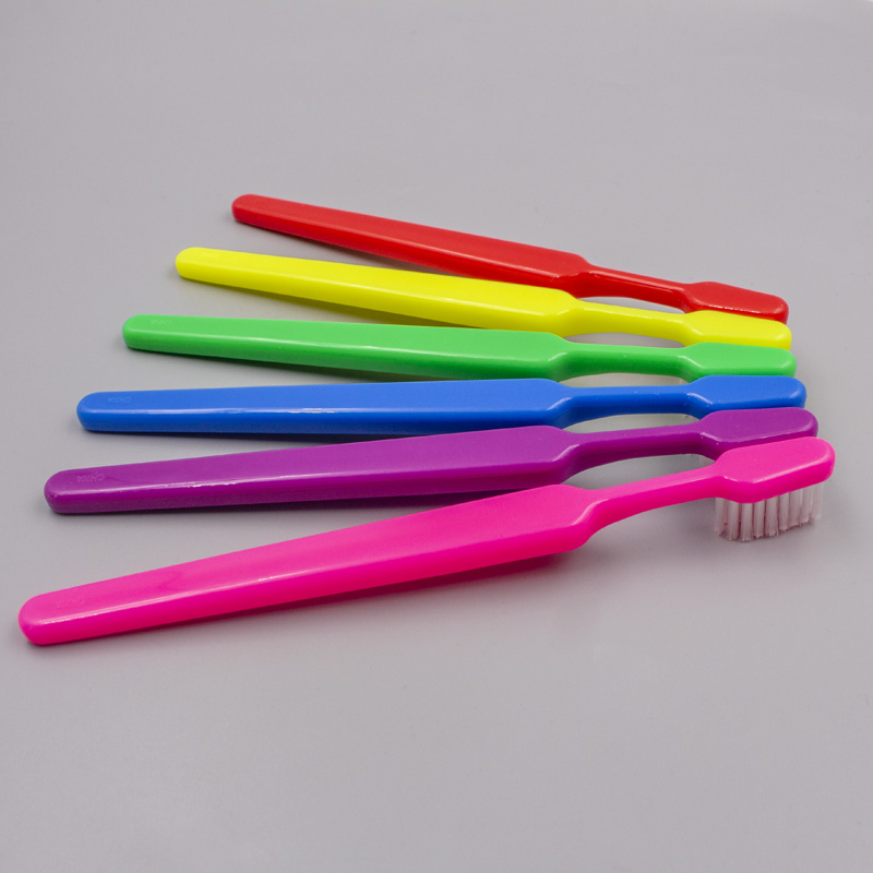 Brosse à dents pour enfants de conception simple