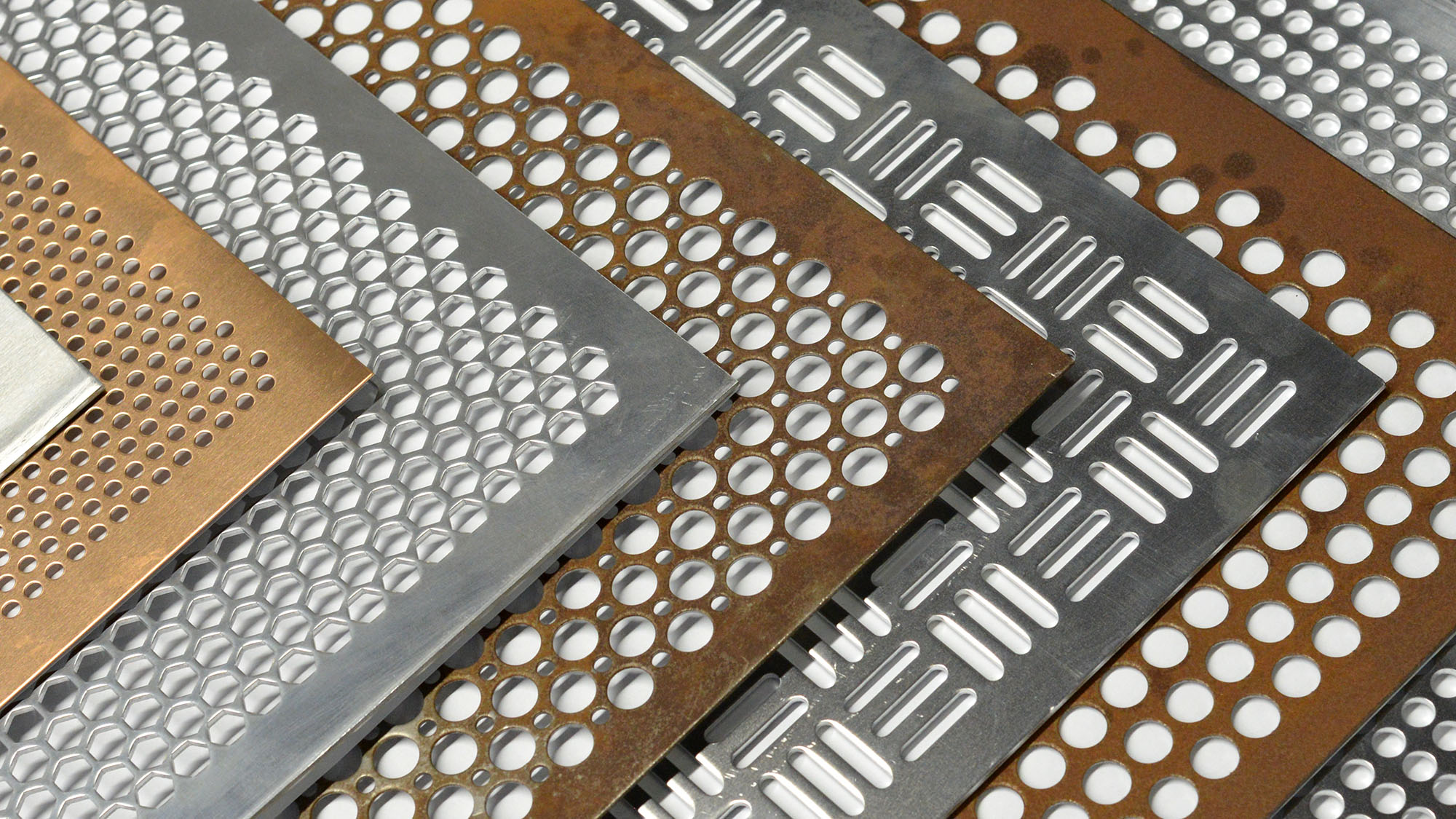 Perforated stainless steel metal mesh for industrial filtration