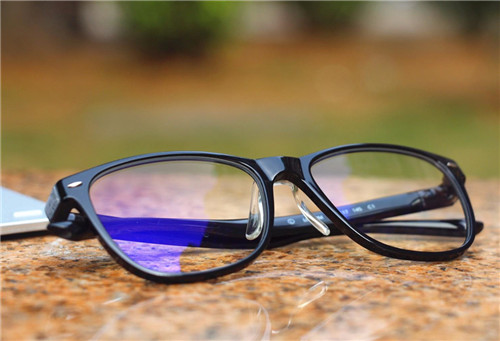 Anti blue light eyeglasses