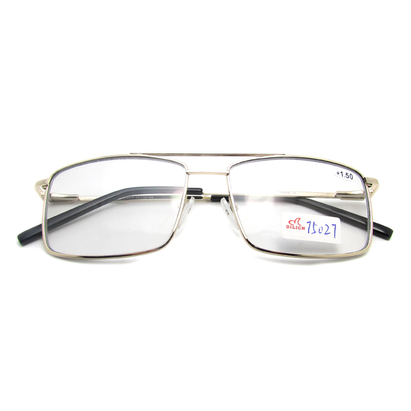 Photochromic bifocal reading glasses