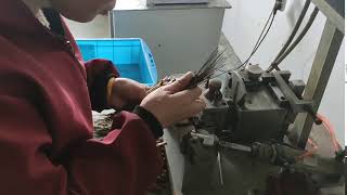 Temple hinge form device