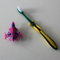 Детская зубная щетка с игрушечными наборами с ручкой богомола и мягкой щетиной